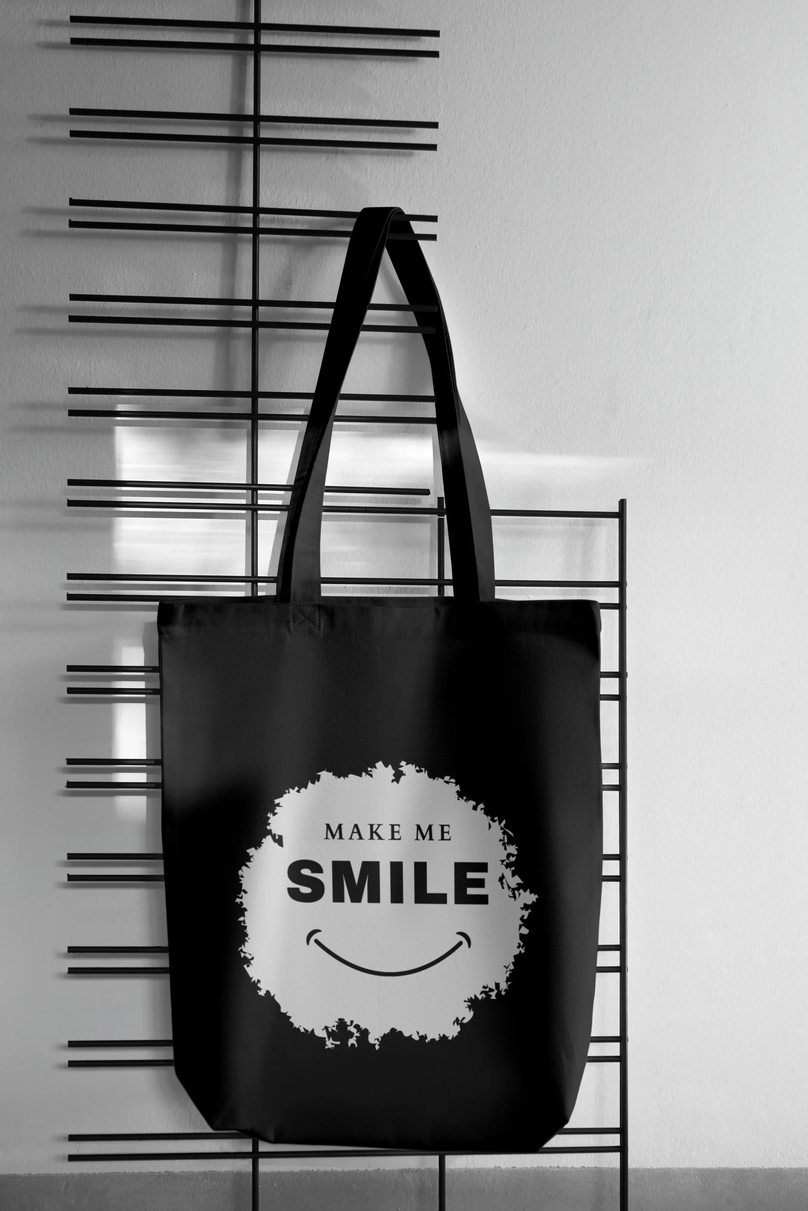 Black/White Tote Bag with Zipper ( Make me smile )