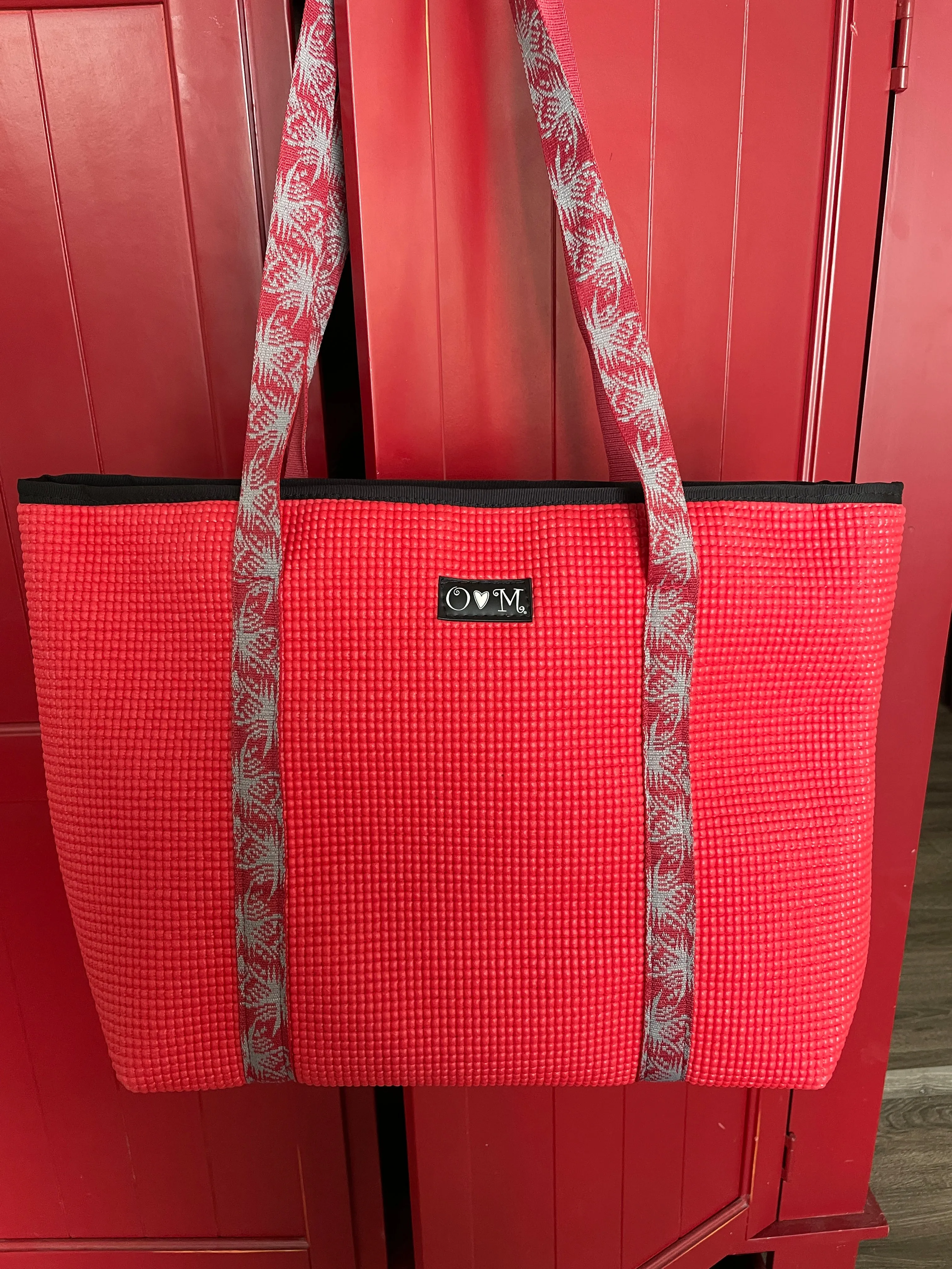 Large Red Zip Tote-Merle ZIPPER top